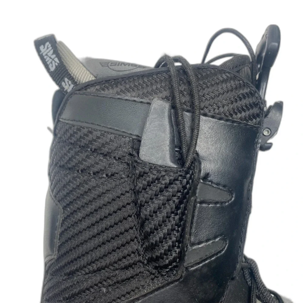 Sims Snowboarding Boots Men's Size 8 in Black with EZ Release Tightening Cord